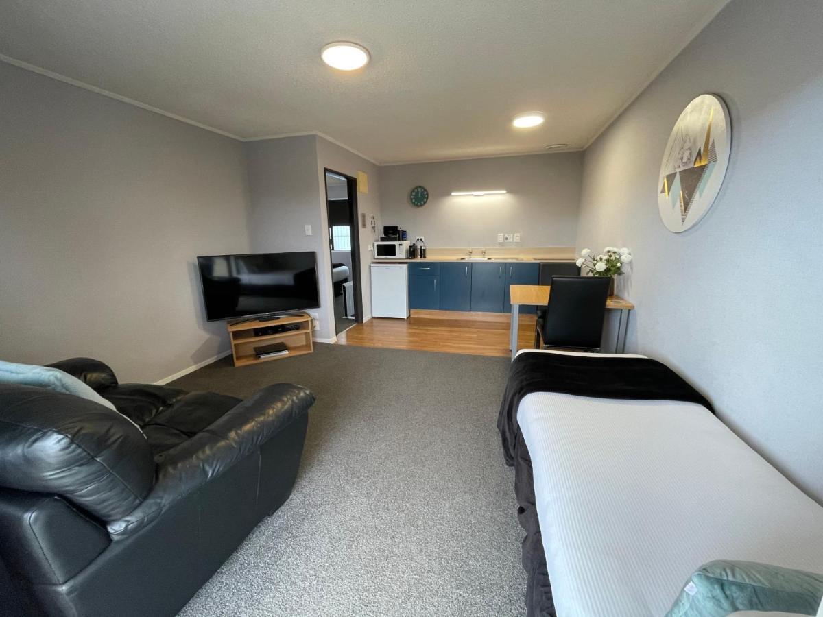 Hacienda Motor Lodge Palmerston North Extérieur photo