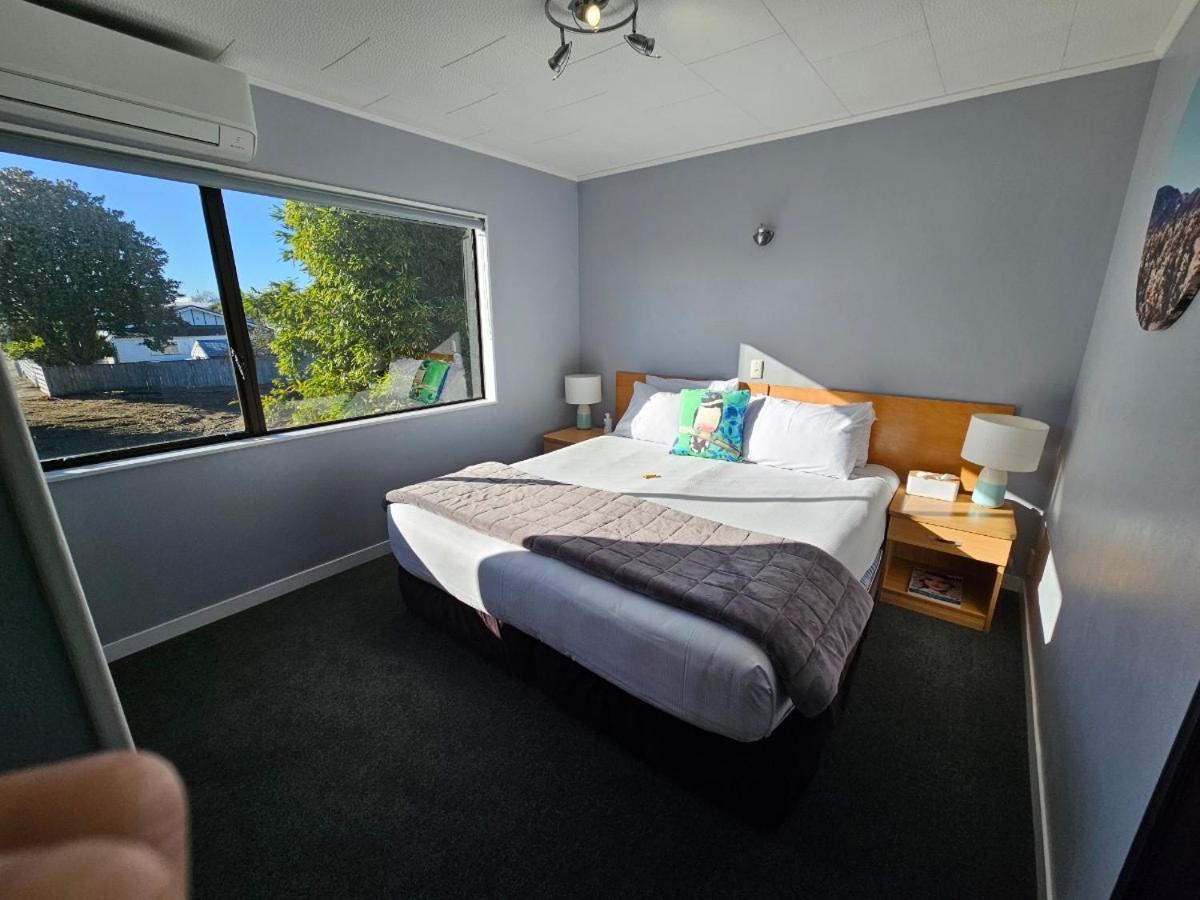 Hacienda Motor Lodge Palmerston North Extérieur photo